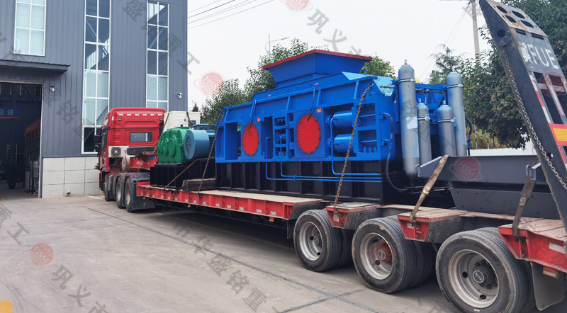 河南對輥破碎機廠家發(fā)貨現場